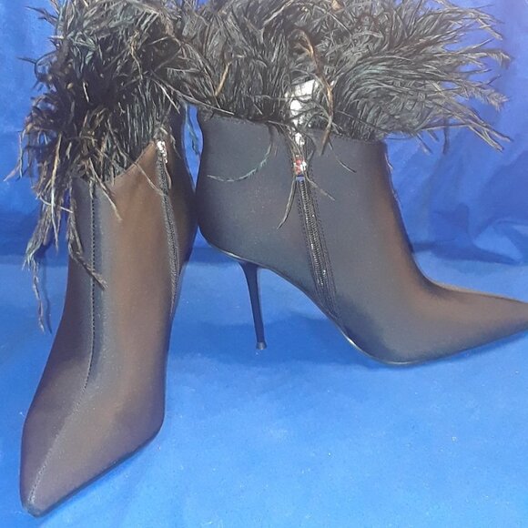AZALEA WANG RUFFLE YOUR FEATHERS STILETTO BOOTIE IN BLACK - Picture 9 of 9